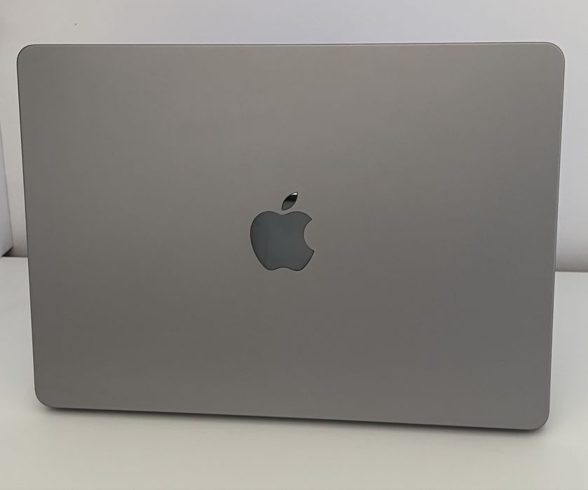 Apple MacBook Air M3 2024 16”, ca nou