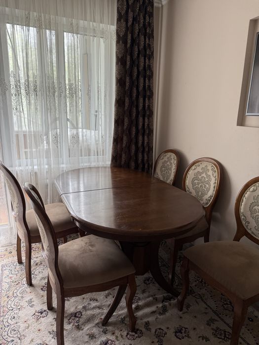 Продам стол и 6 стульев