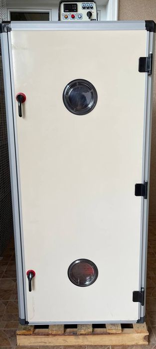 Продаётся инкубатор новый.