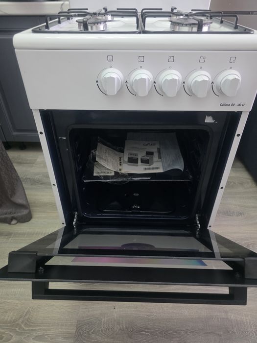 Продам газ плиту