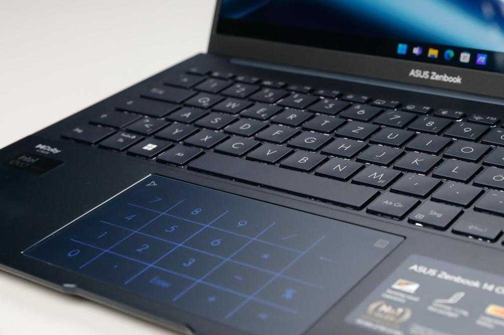ASUS Zenbook 14  Core i5-13500H / 8 ГБ / 512 ГБ / 14 OLED + box