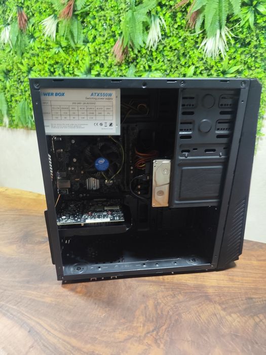 Компютър за игра и работа със стил