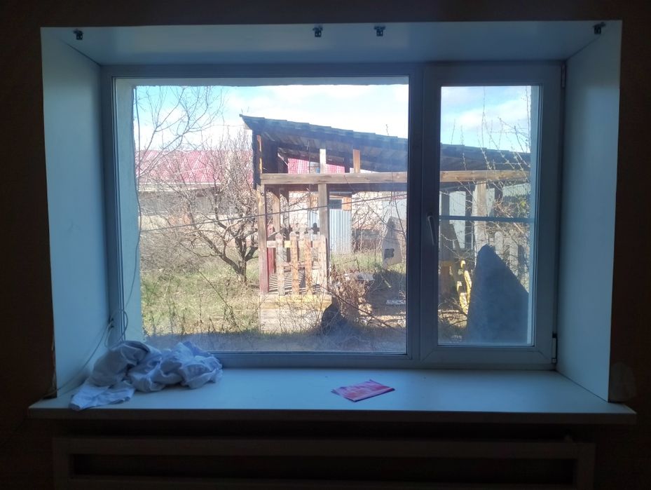 Продам пластиковые окна радиаторы двери