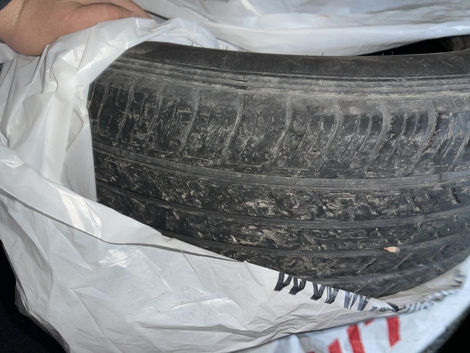 Продам летнию резину  в нормальном состоянии