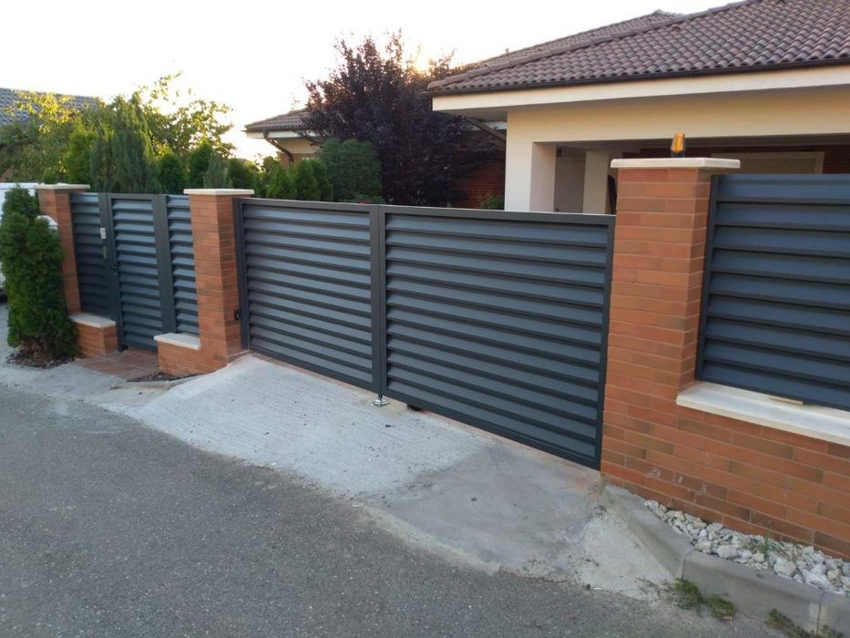 Garduri și porți stil jaluzea șipcă metalică tabla cutata