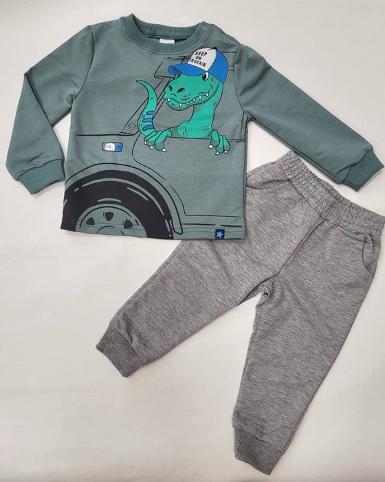 Комлект за момчета и момичета - българско производство