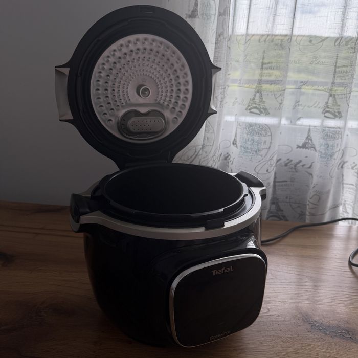 Multicooker inteligent cu gatire sub presiune Tefal Cook4me Touch CY912831, 1600W, capacitate vas antiaderent 6L, 13 programe,Wi-Fi, ecran tactil LCD,