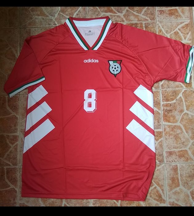 РЕТРО мъжки футболни тениски 9 RONALDO 11 RONALDINHO 8 STOICHKOV