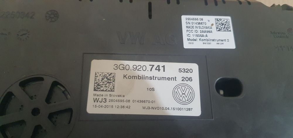 Ceasuri bord passat b8 2.0 1.6  tdi 3G0920741