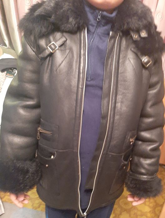 Продам дубленку на мальчика