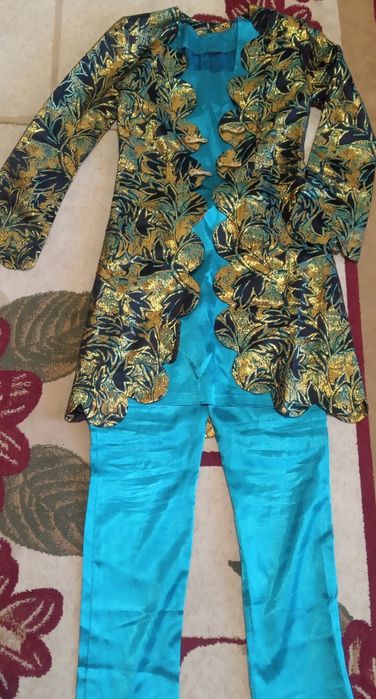 Troyka tafta ichi atlasnoy