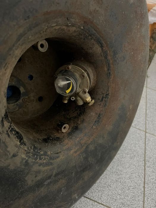 Газ сатылады,жумыс жасап тур.