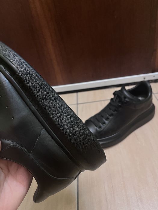 Класически черни кожени маратонки модел Alexander Mcqueen