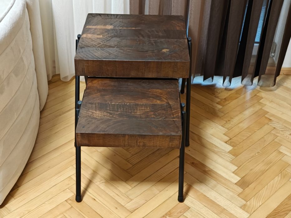 Помощни маси от масив