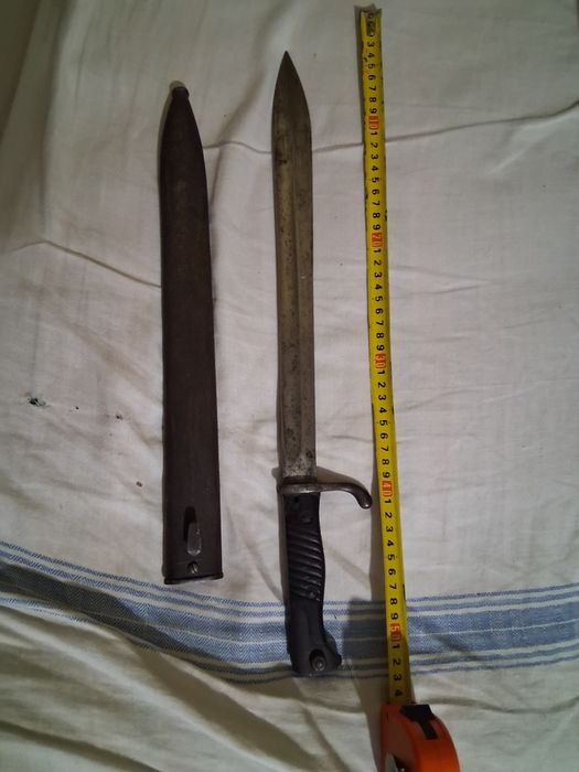 Продавам старинен нож острие