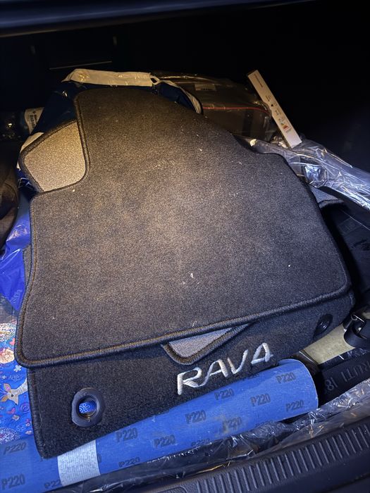 Коврики от Rav4 оригинал