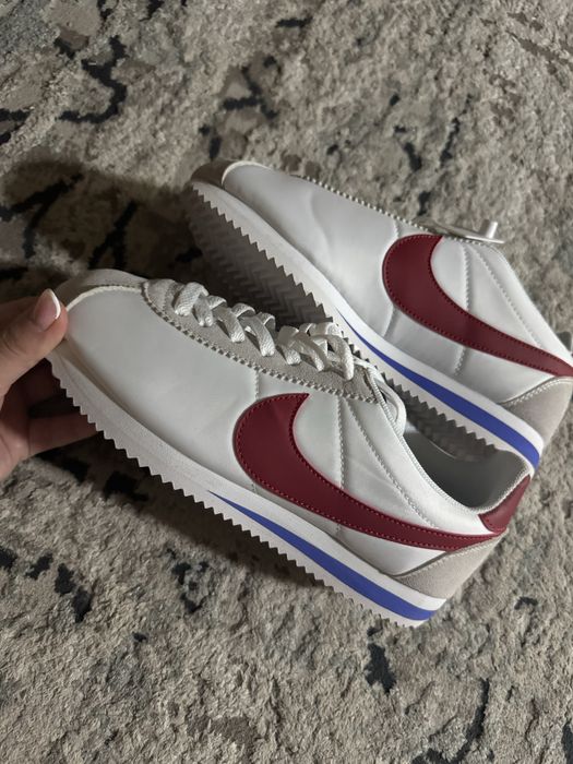 Продам кроссовки NIKE Cortez