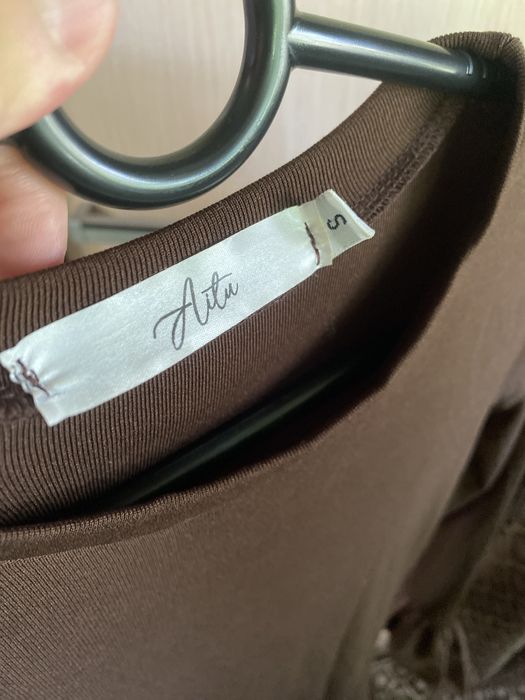 Коричневое платье