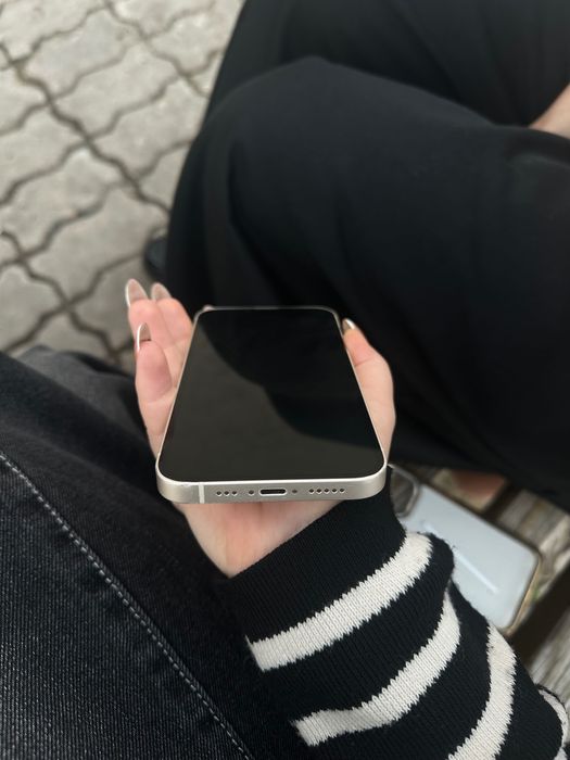 iPhone 13 в отличном состоянии