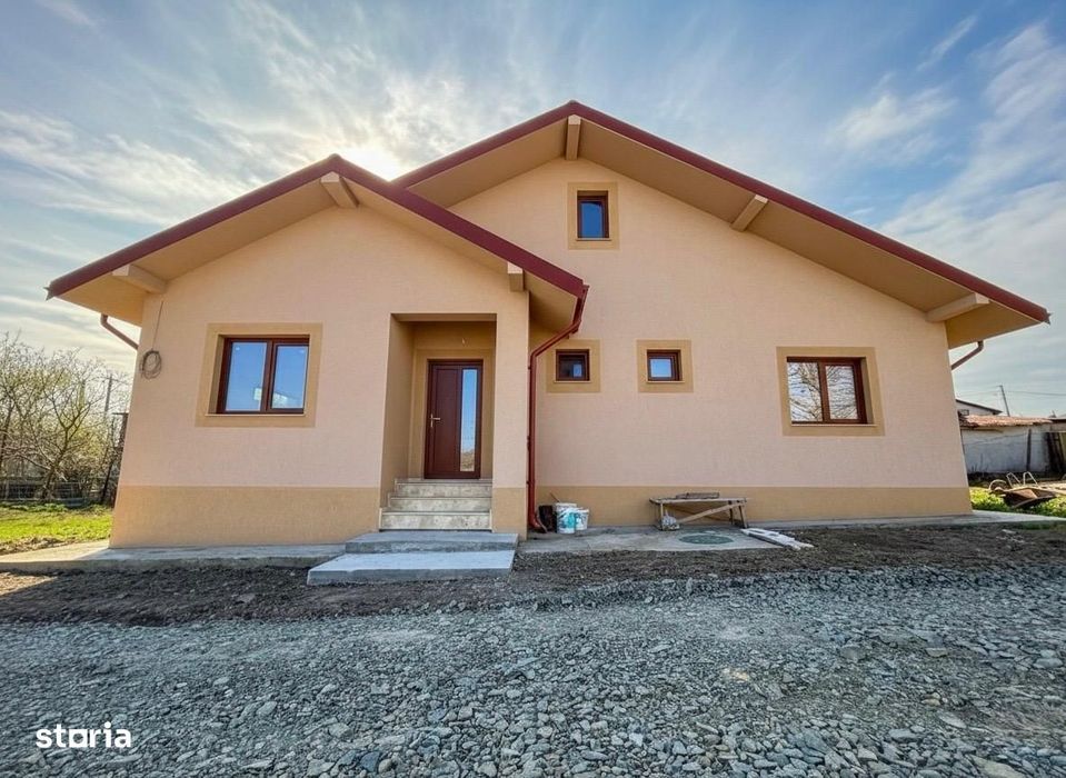 LA COMANDĂ | Casă cu 3 Camere - Lumina