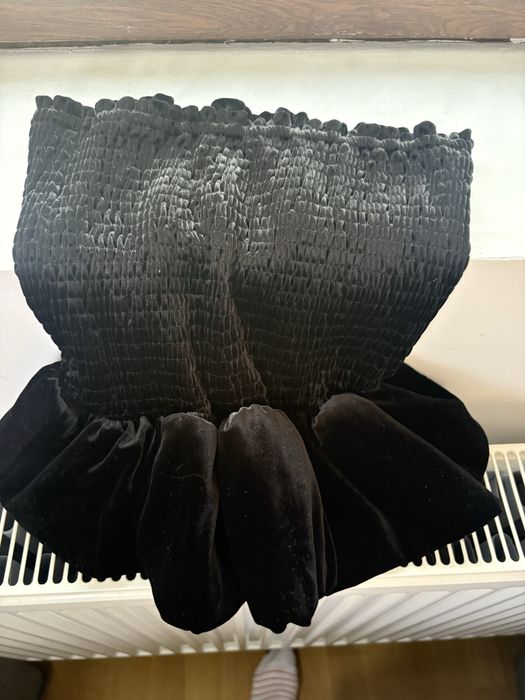 Top negru de catifea bufant - produs nou