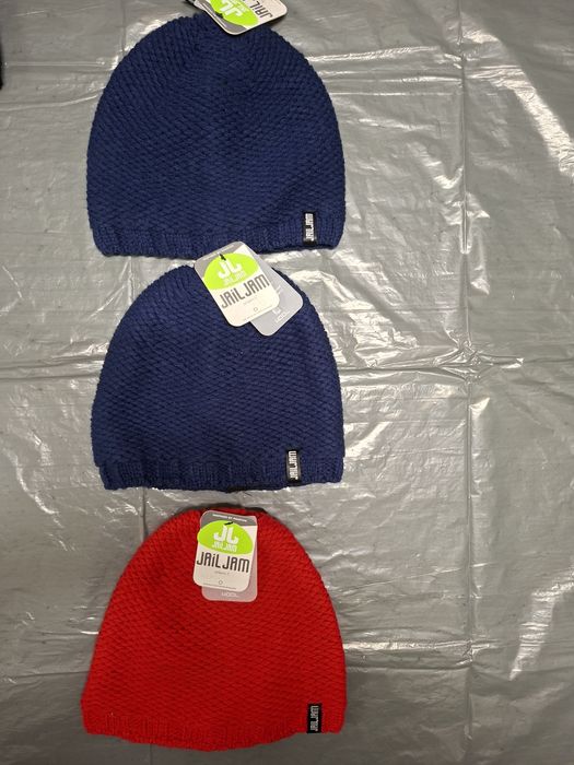 Оригинални зимни Шапки 10лв броя !