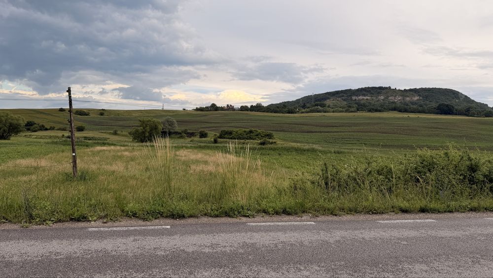 Vând teren extravilan în satul Șoimeni, comuna Vultureni, județul Cluj