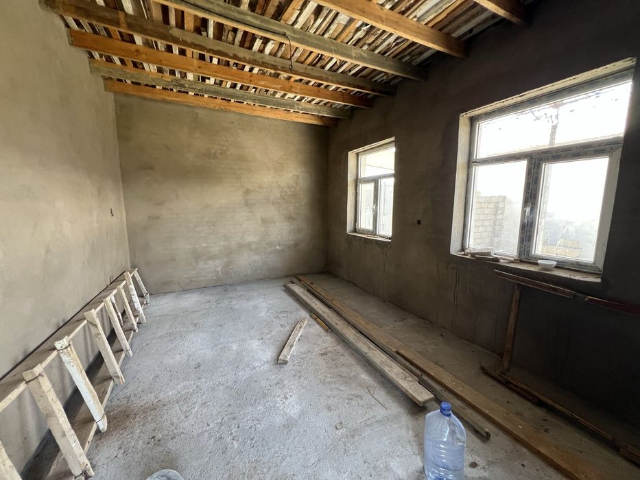 4,5 sotix 2 xona hovli uy sotiladi