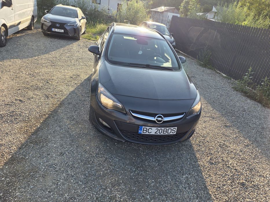 Vând Opel Astra J Sport Tourer