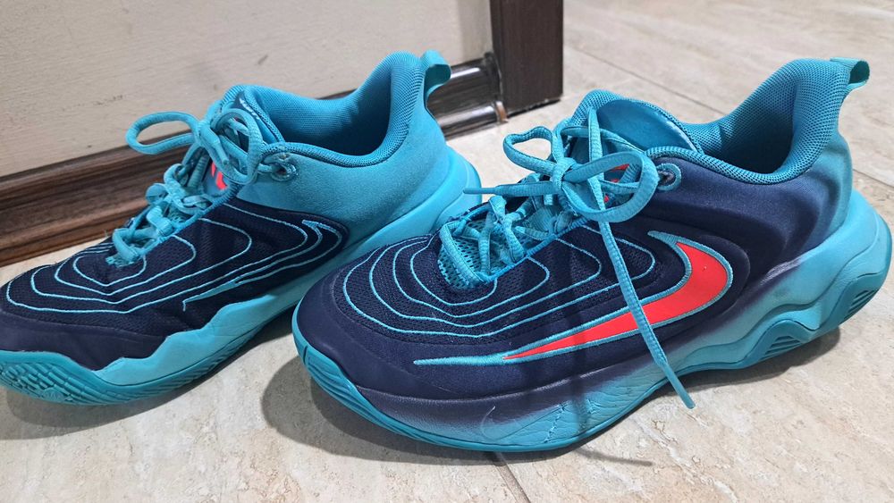 Маратонки nike 37.5