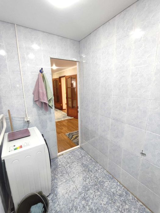 продается 4 комнатная квартира