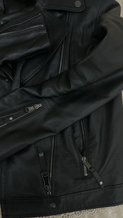 Кожанная женская куртка