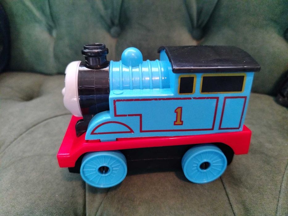 Продам игрушку паровозик Томас
