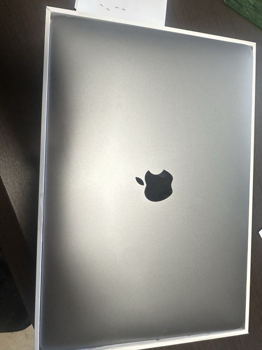 MacBook Air изпозлван много малко