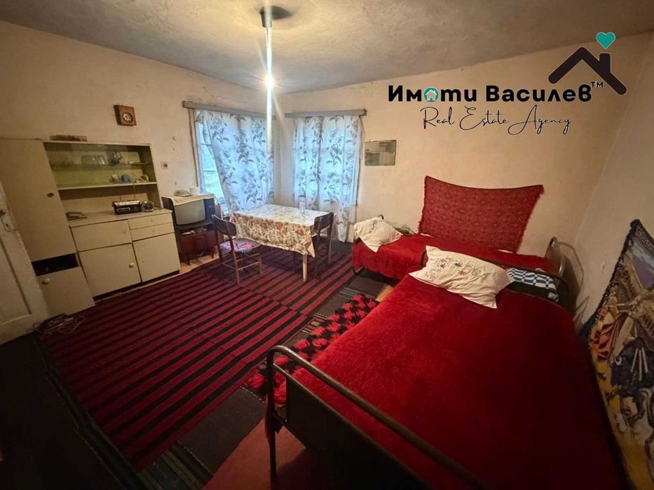 Продава КЪЩА област София, с. Извор