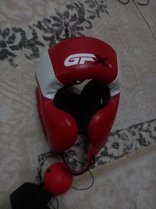 Шлем гификс с мячом