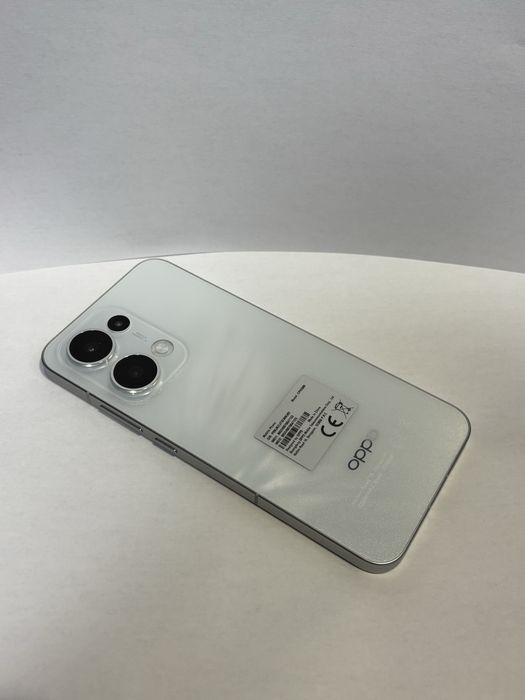 MDM vinde: Oppo Reno 13 5G 256GB Pulme White.