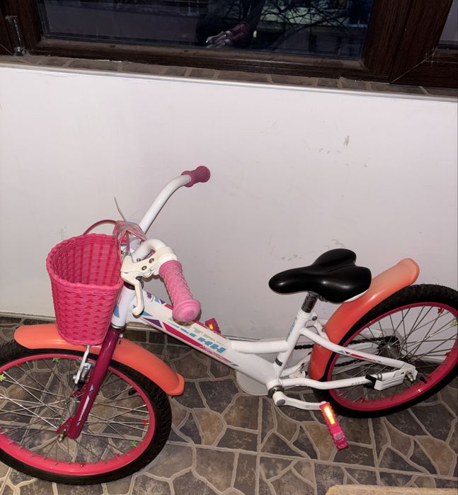 Детско колело 16 цола с кошница и каска подарък – запазено