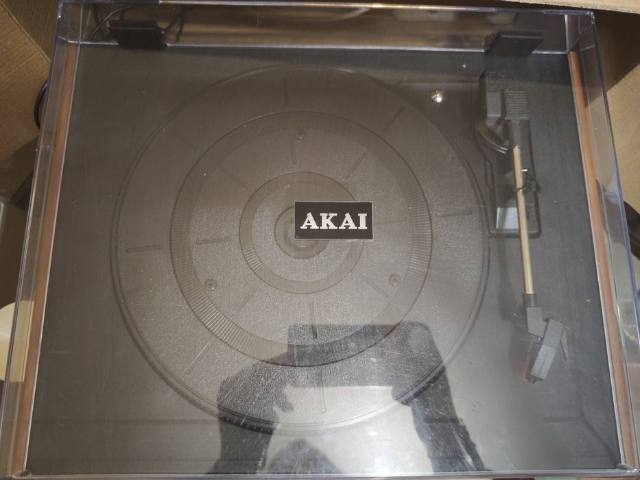 Грамофон Akai ATT 240-SP