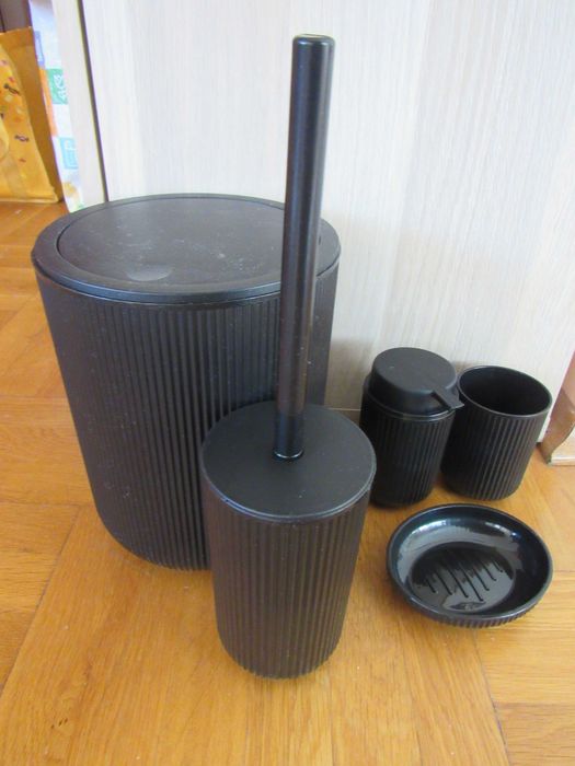 Комплект за баня от 5 части ,черен