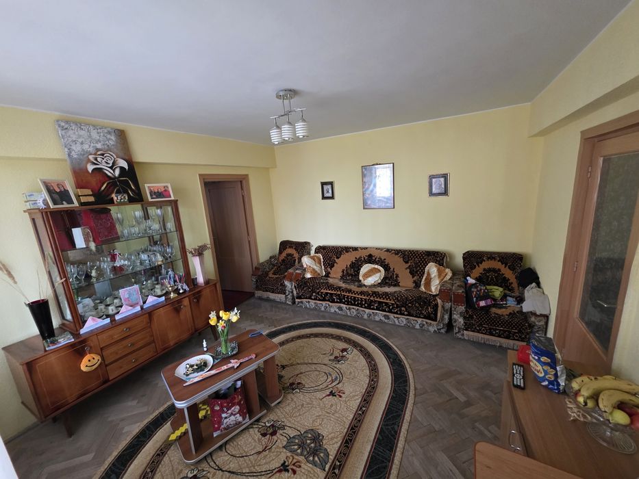 Apartament 3 camere, 64 mp, centrală proprie, balcon închis – Năvodari, str. Tineretului