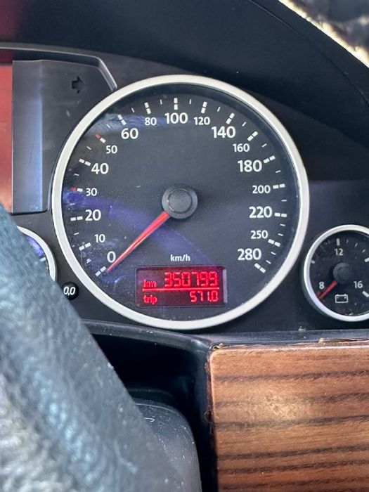 Vând Touareg an 2007