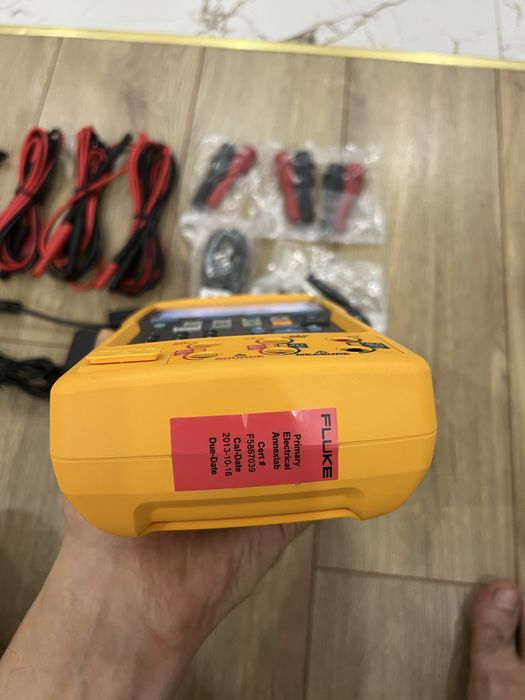Калибратор Fluke 754