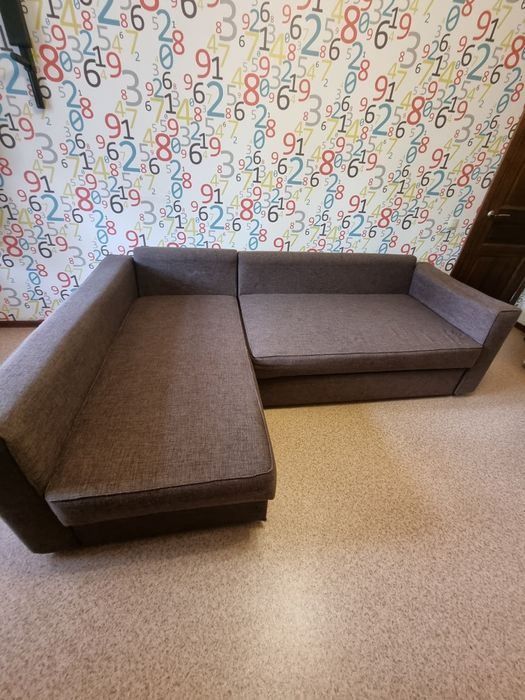 Продам диван IKEA. В отличном состоянии.