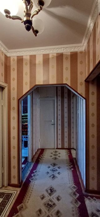 Продаю 3 комнатная квартира 10 микрорайон