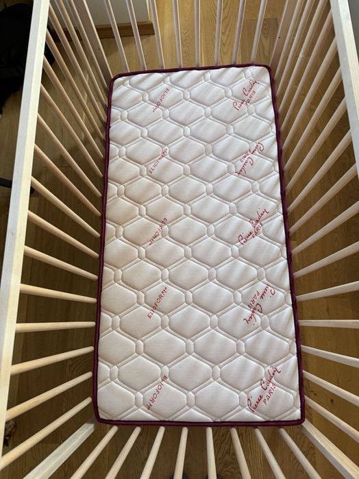 Матрак Pierre Cardin +бебешко креватче Ikea