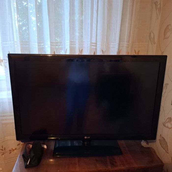Продам телевизор lg