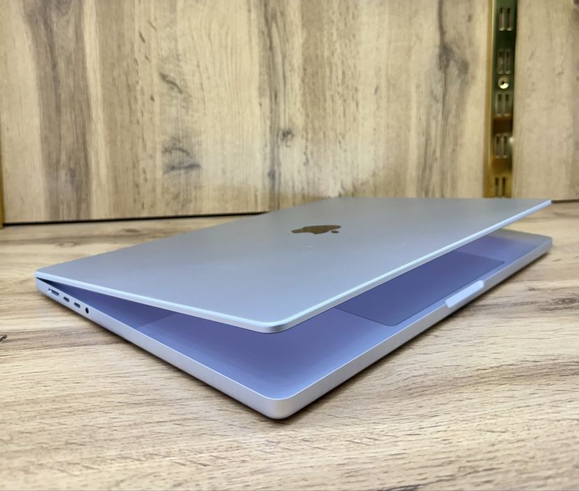 MacBook Pro M2 Pro 16” 16/512GB Silver • 98% Battery • 39 Cycle