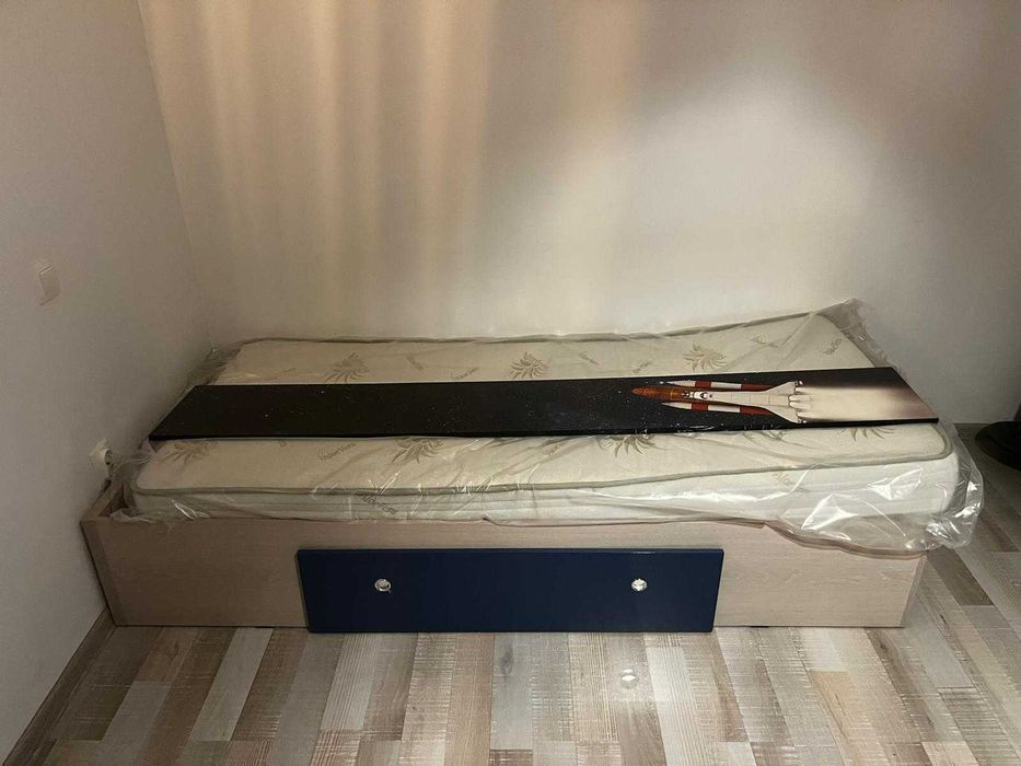 Vând pat pentru copii în stare foarte bună, folosit cu grijă.