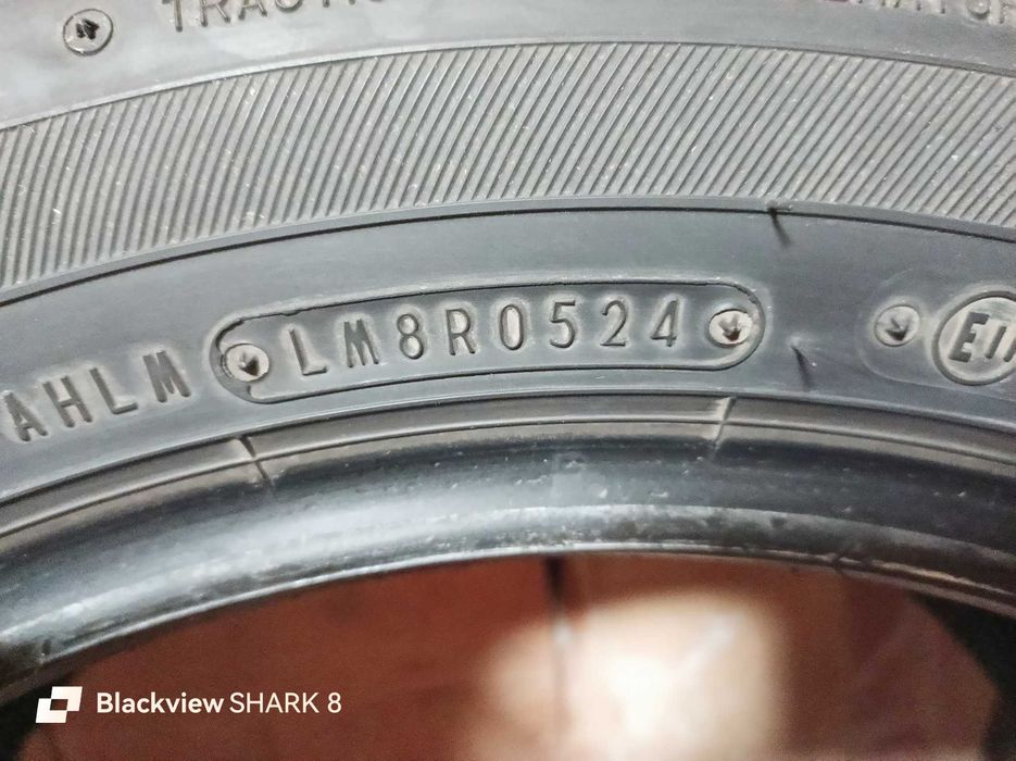 Автомобилни летни гуми 215/55/17 Falken